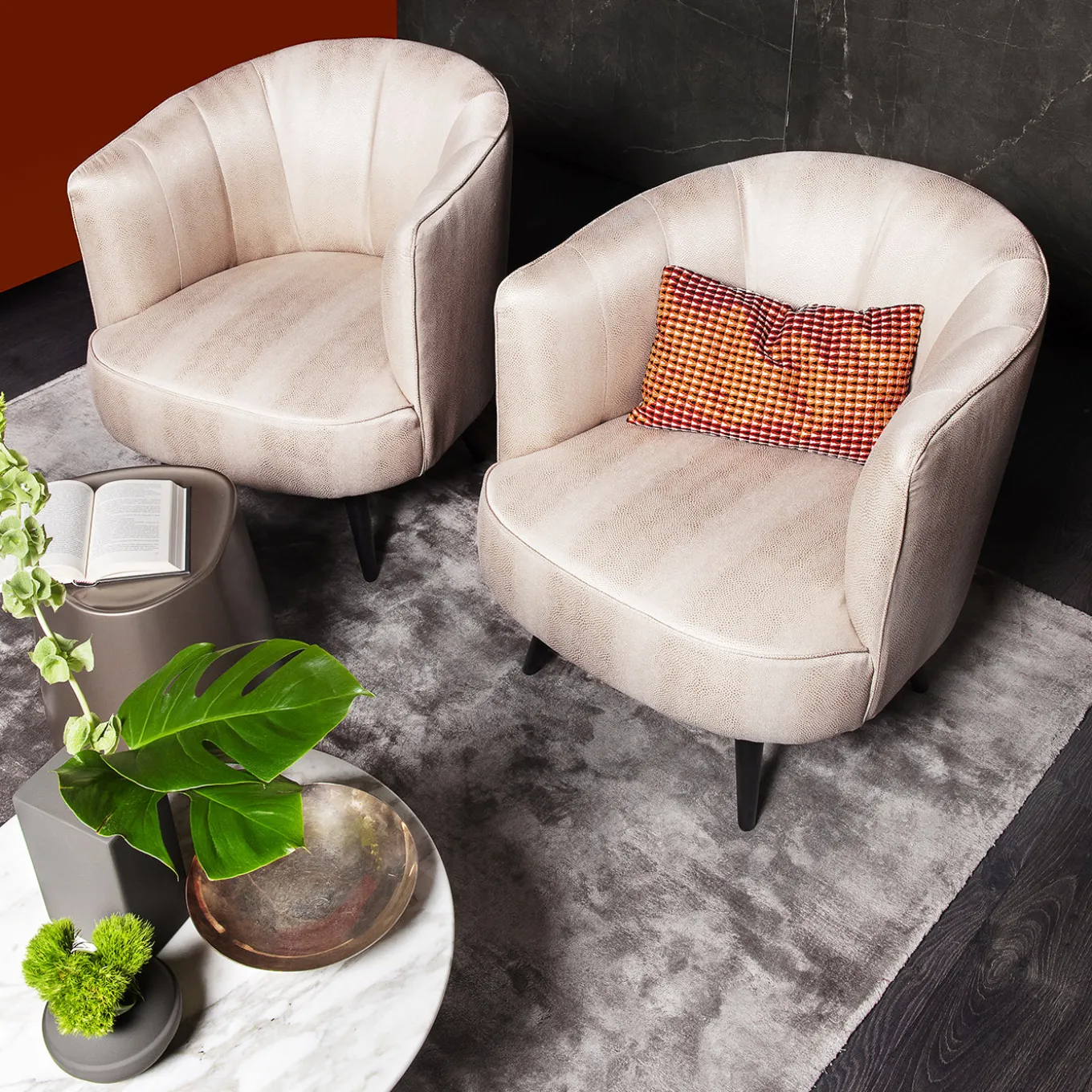 1650 Cordi Light Pink Leather Lounge Chair