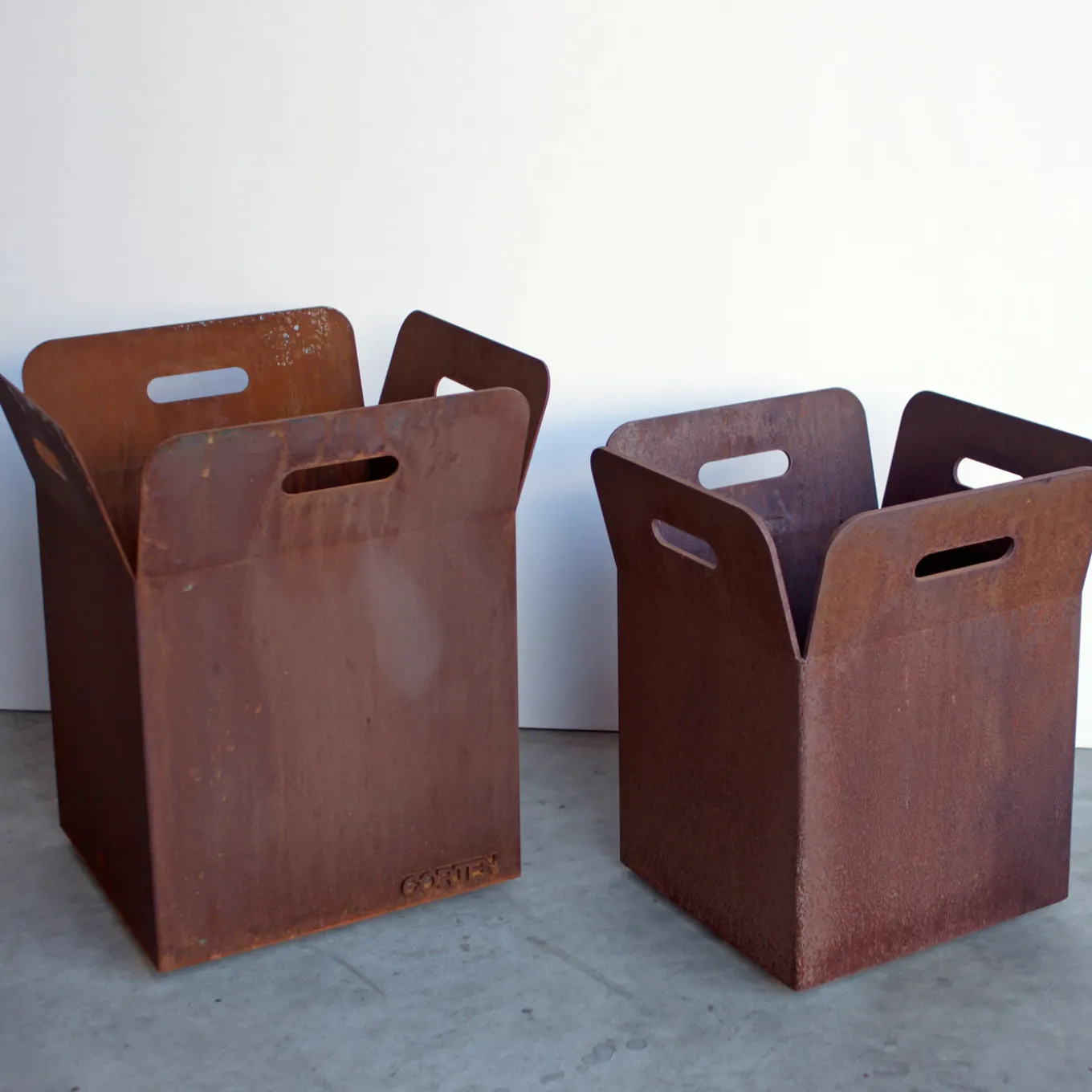 11.2 Corten Steel Vase Holder
