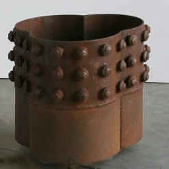 67 Iron Vase Holder
