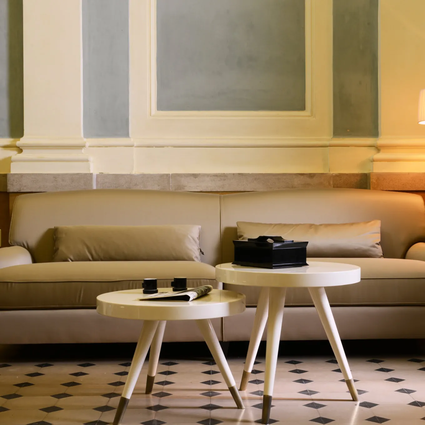 Andrea Gueridon Set of 2 Nesting Tables