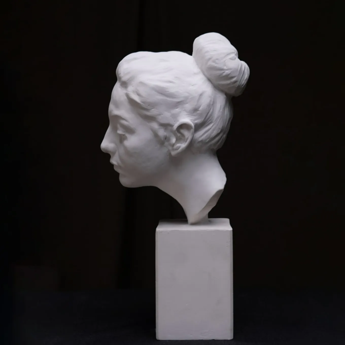 Arianna Resin Sculpture