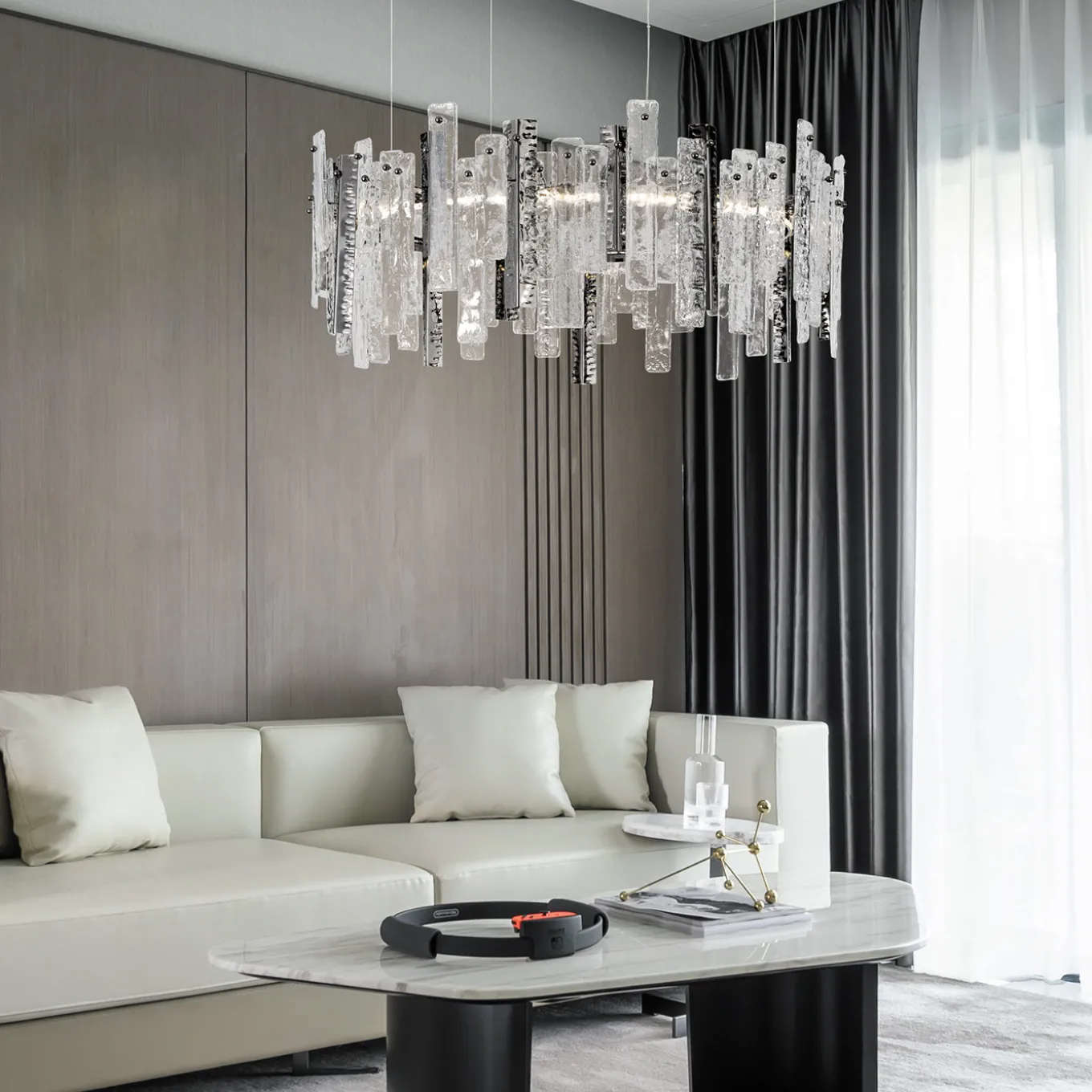 Artic Chandelier with metal frame and clear pulegoso and hammered glass