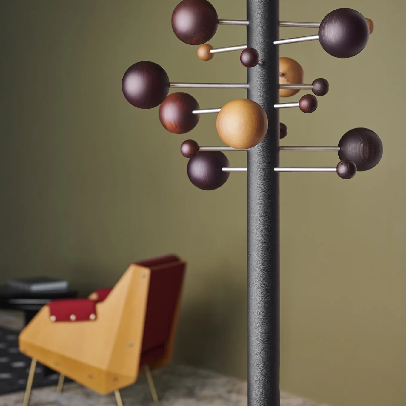 AT16 Coat Rack by Osvaldo Borsani