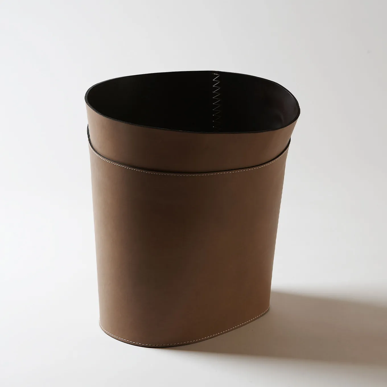 Basic Robin Medium Basket by Claude Bouchard