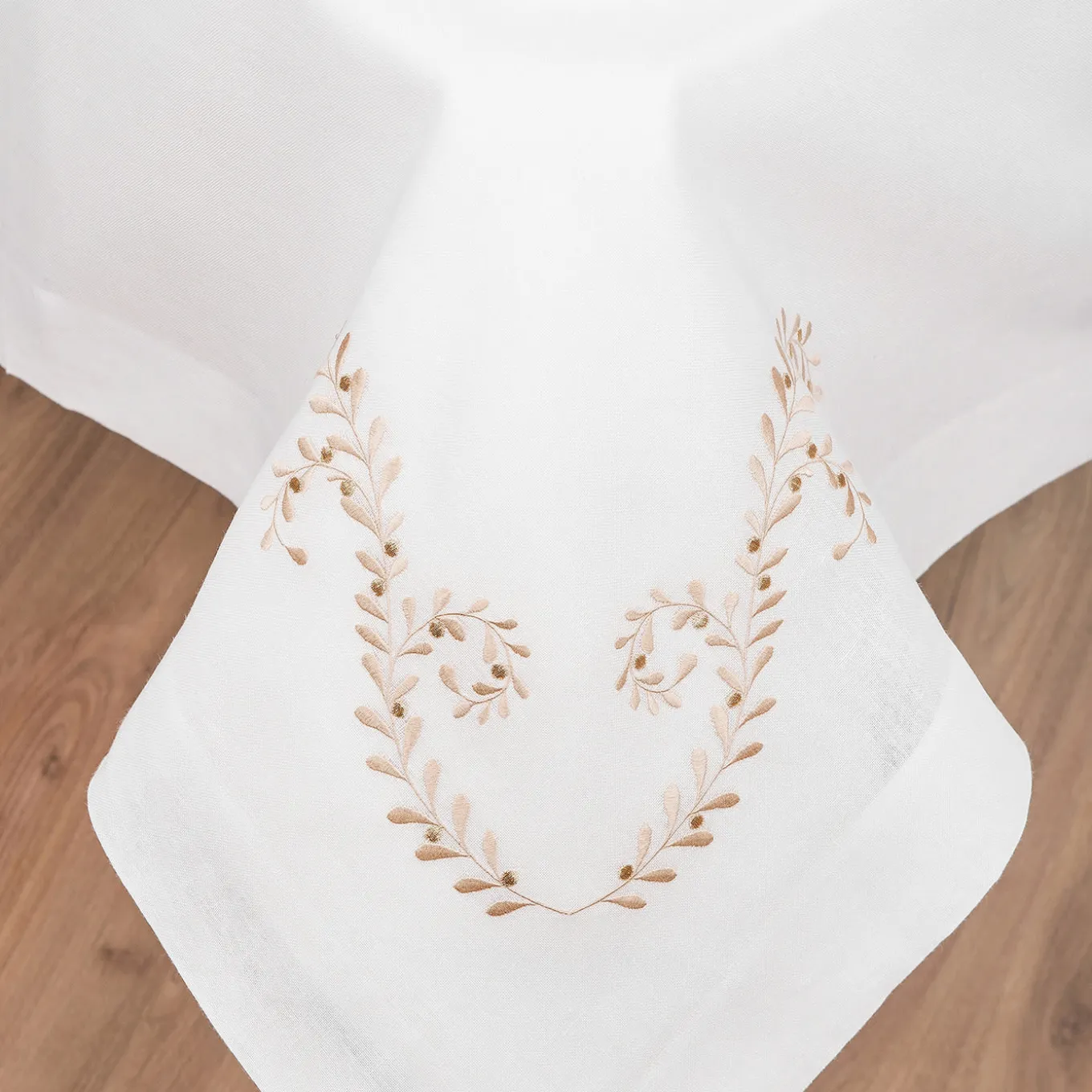 Berry White Embroidered Linen Tablecloth