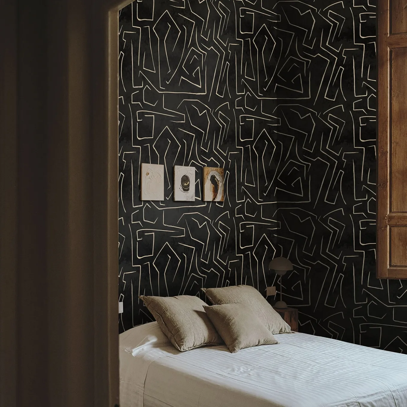 Black and Gold Art Minimalist Wallpaper