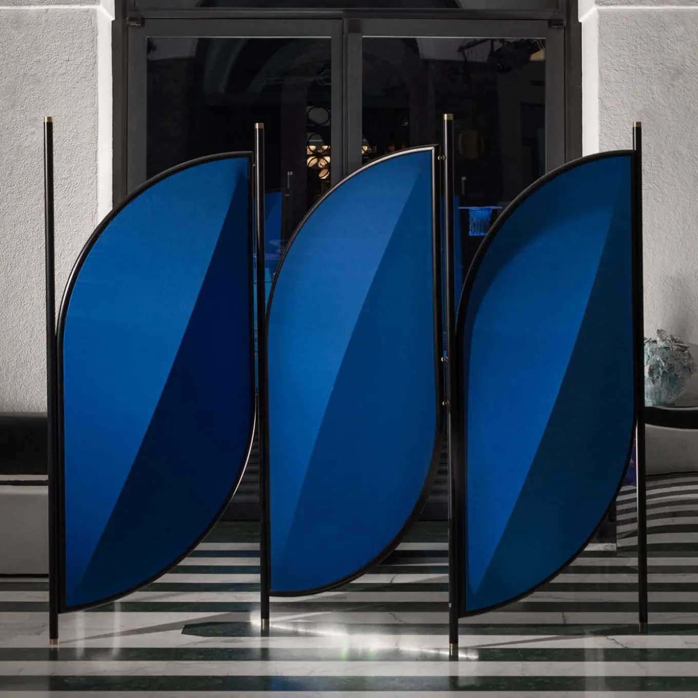 Blue Feng two doors by TESTATONDA