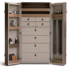 Bombay Brown Trunk by Giuseppe Bavuso