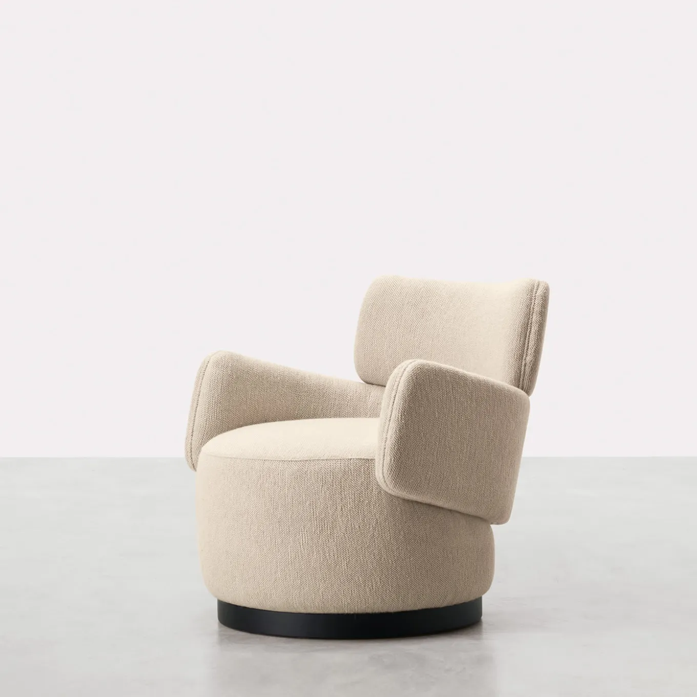 Boris Low Armchair by Dainelli Studio