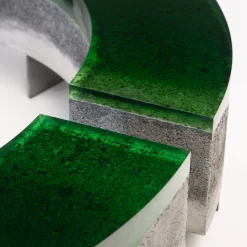 Cala bench full resin top R18