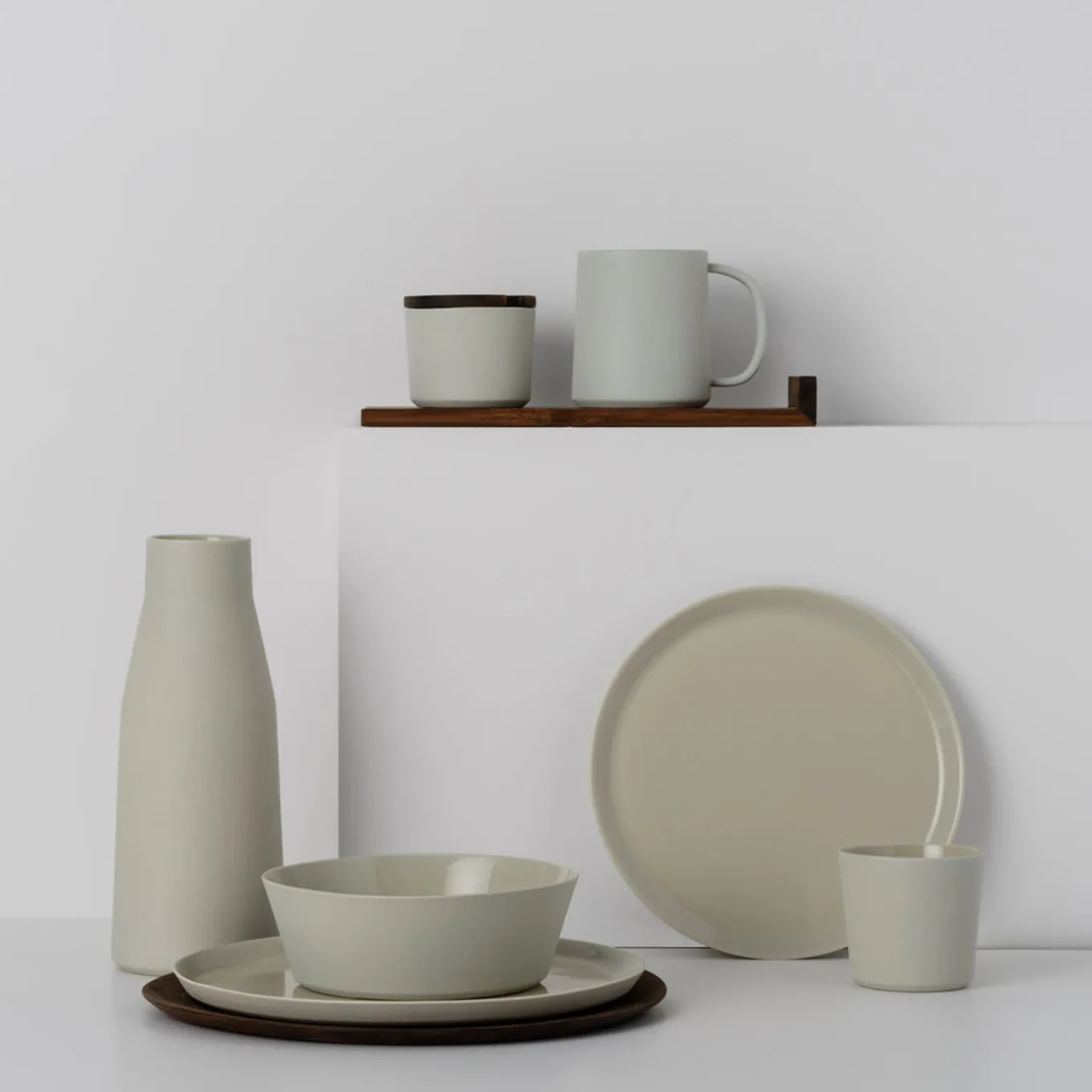 Ceramic Sugar Bowl with Wooden Lid and Small Ceramic Cups