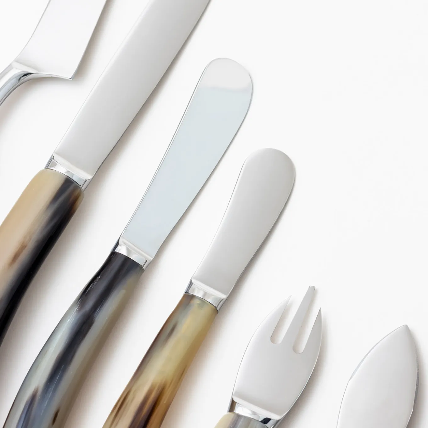 Cheese Cutlery Set in Natural Horn