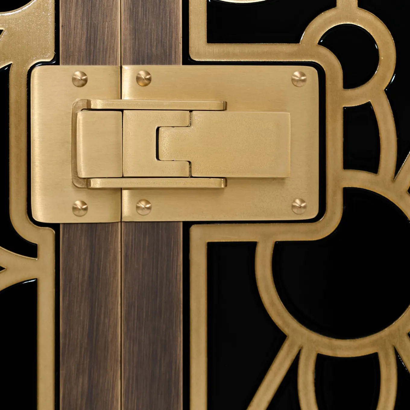 Chicago Cigars Showcase Trunk