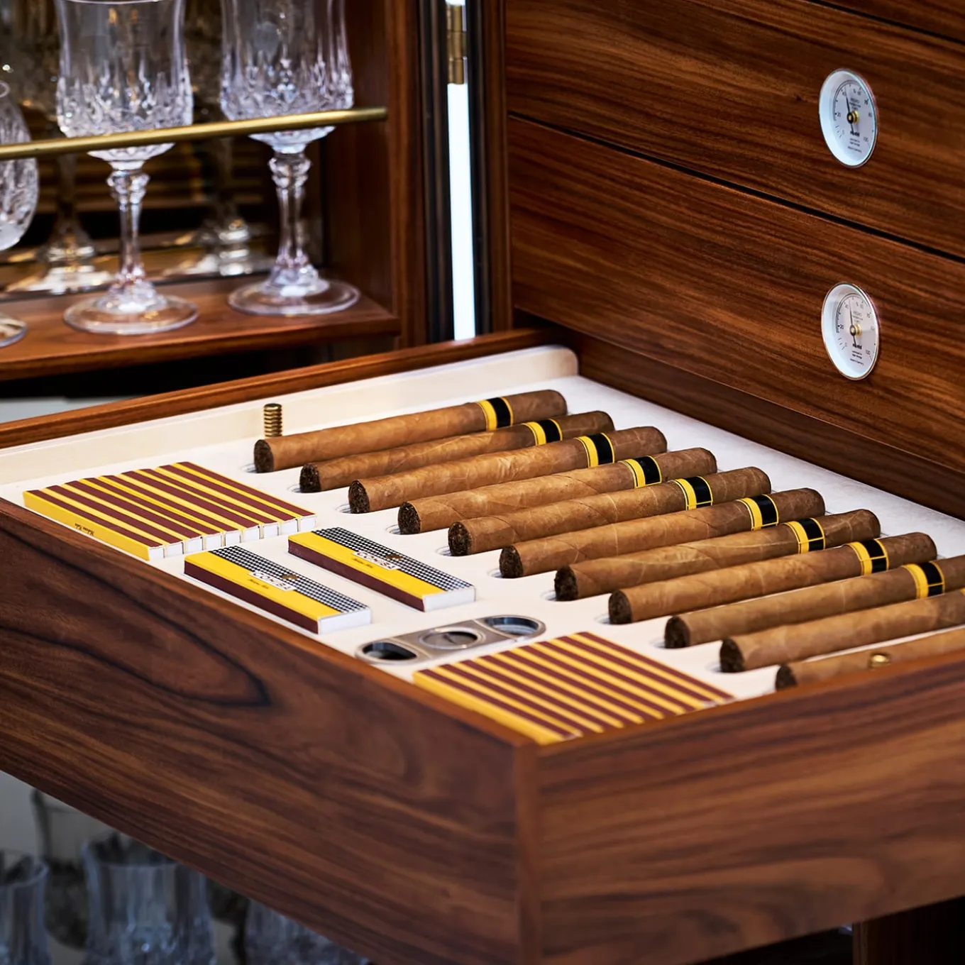Chicago Cigars Showcase Trunk