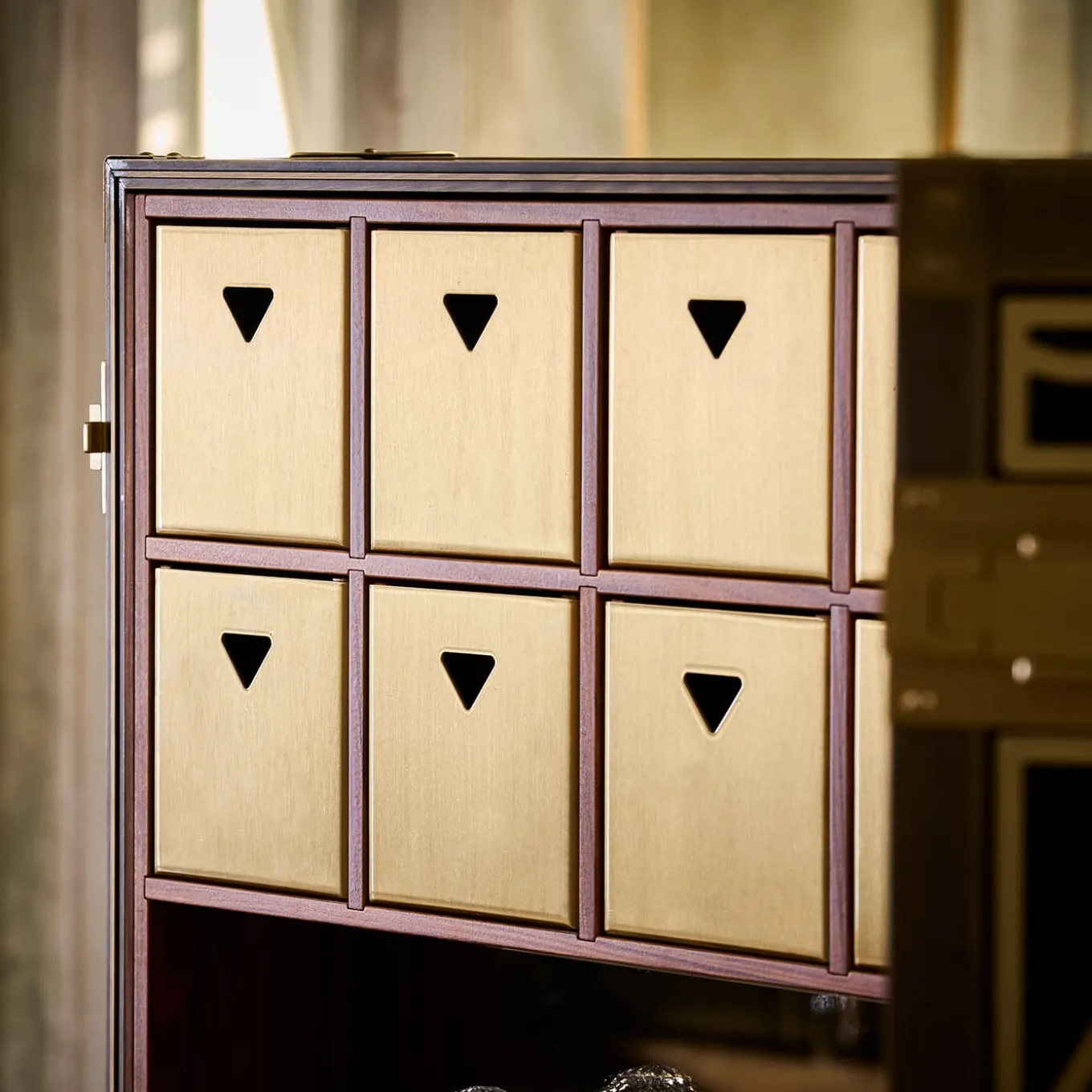 Chicago Cigars Showcase Trunk