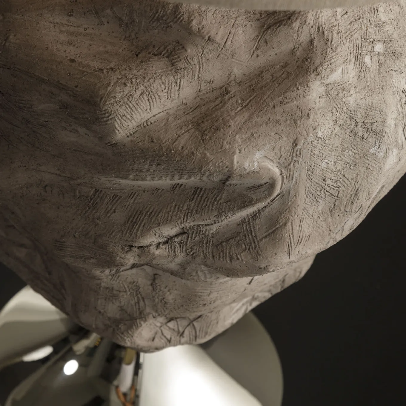 CL2119 Light-Brown Table Lamp