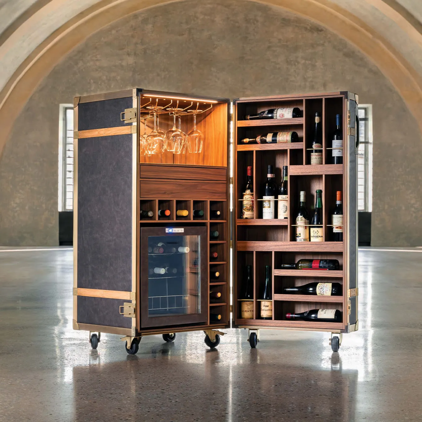 Classic Wine Cellar Trunk