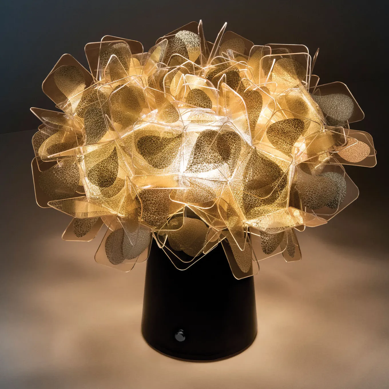 Clizia Mama Non Mama Rechargeable Gold & Dark Table Lamp