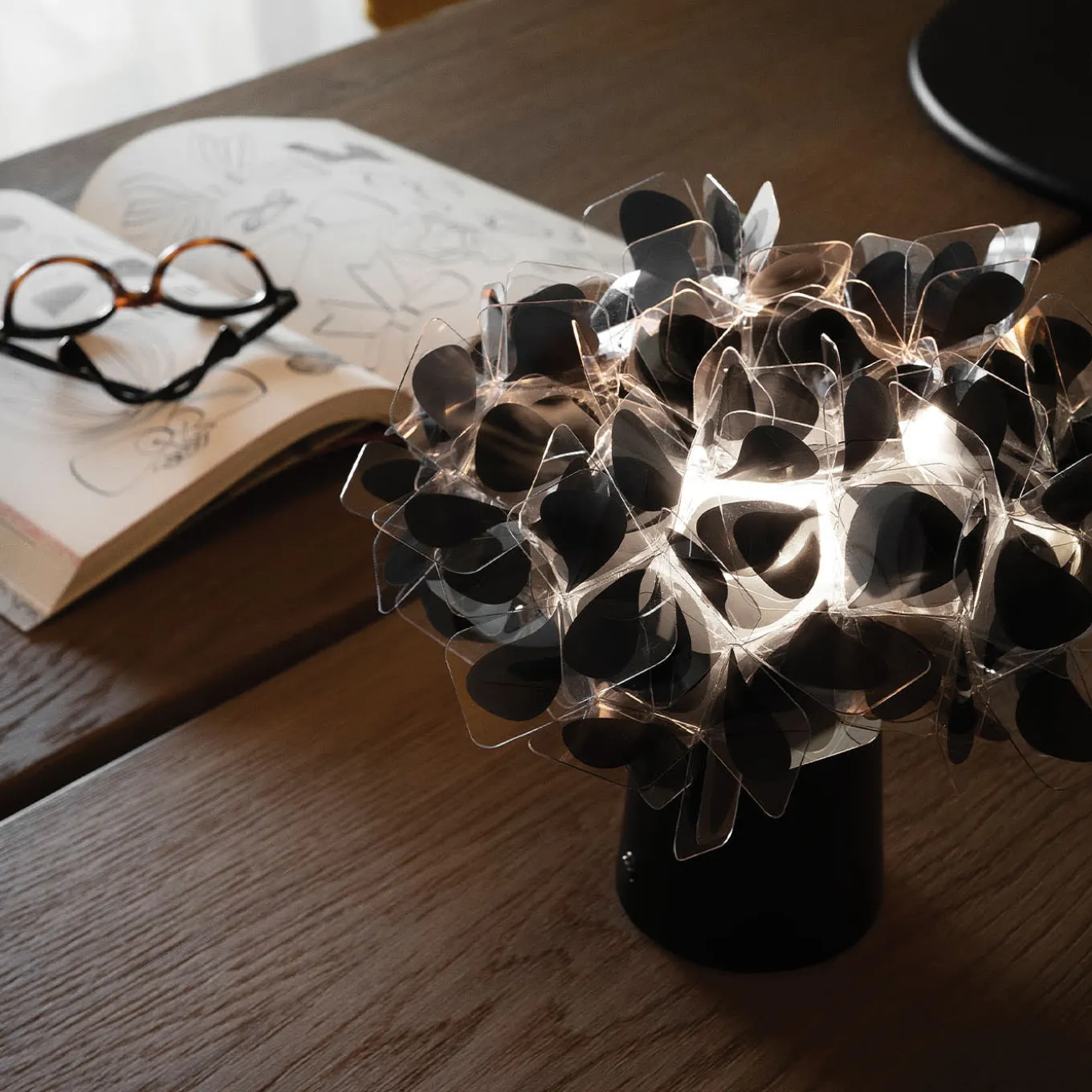 Clizia Mama Non Mama Rechargeable Black Table Lamp