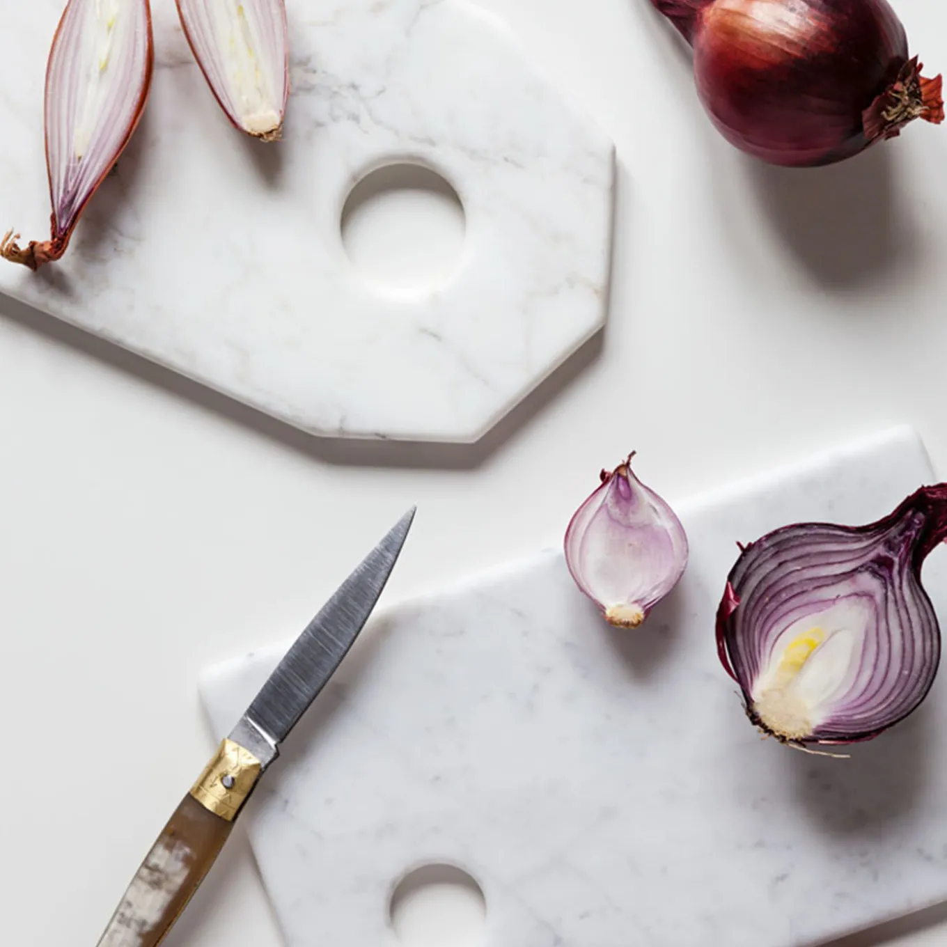 Convivio Mixed Sliced Trivet in Carrara Marble