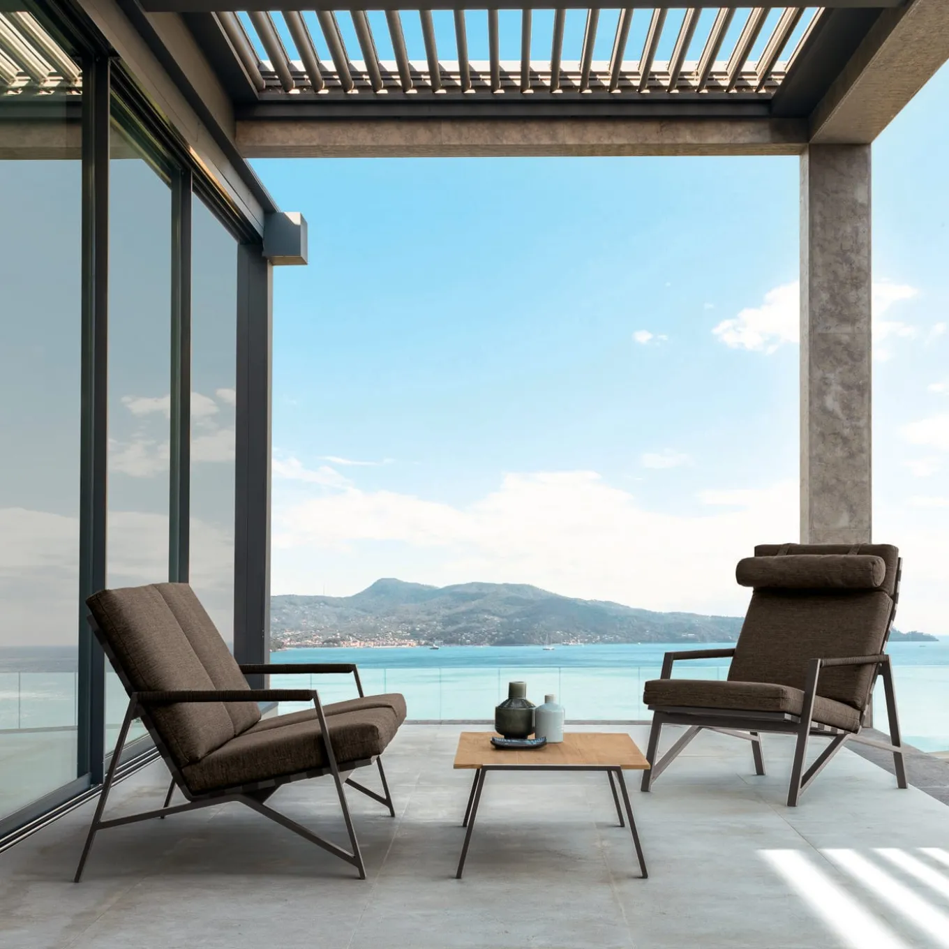 Cottage Mocha 2-Seat Sofa