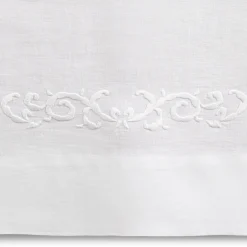 Decoro Embroidered White Tablecloth