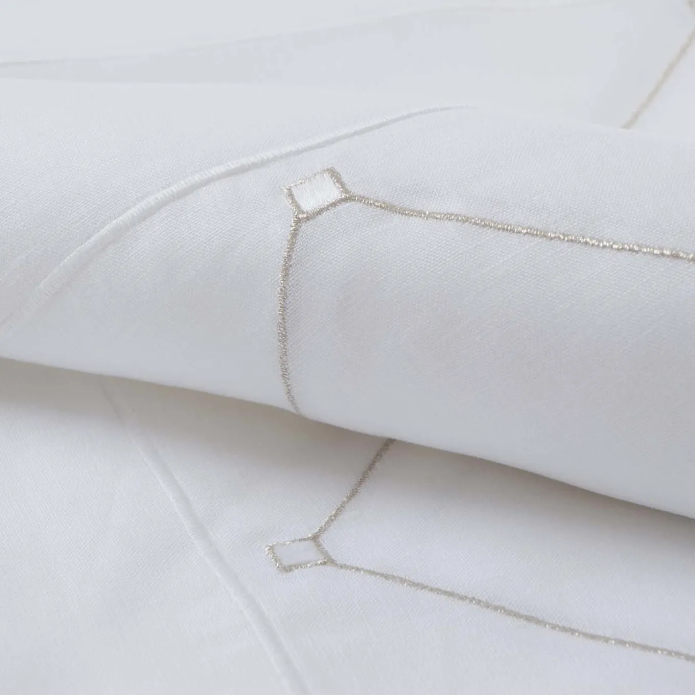 Diamond Linen Tablecloth