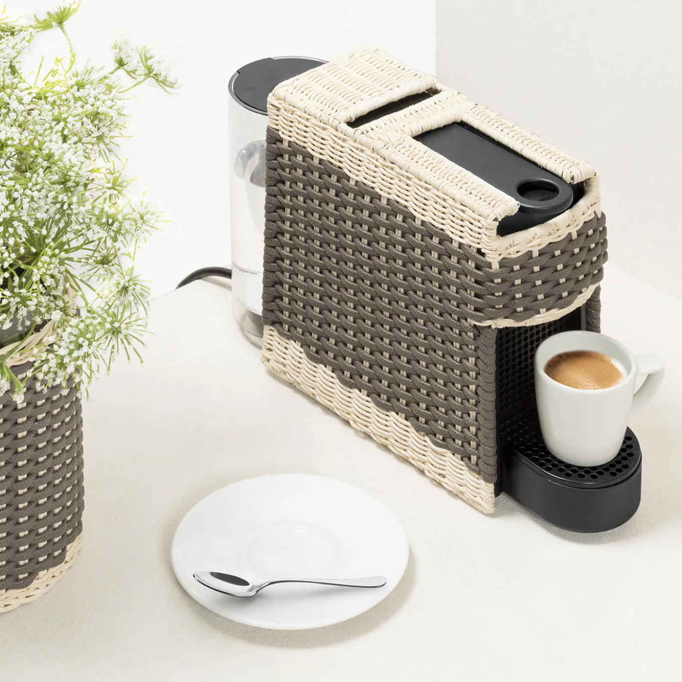 Essenza Brown Leather & Rattan Coffee Machine with Cover