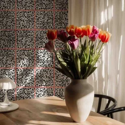 Fuga Fragola Wallpaper by Studio Lievito