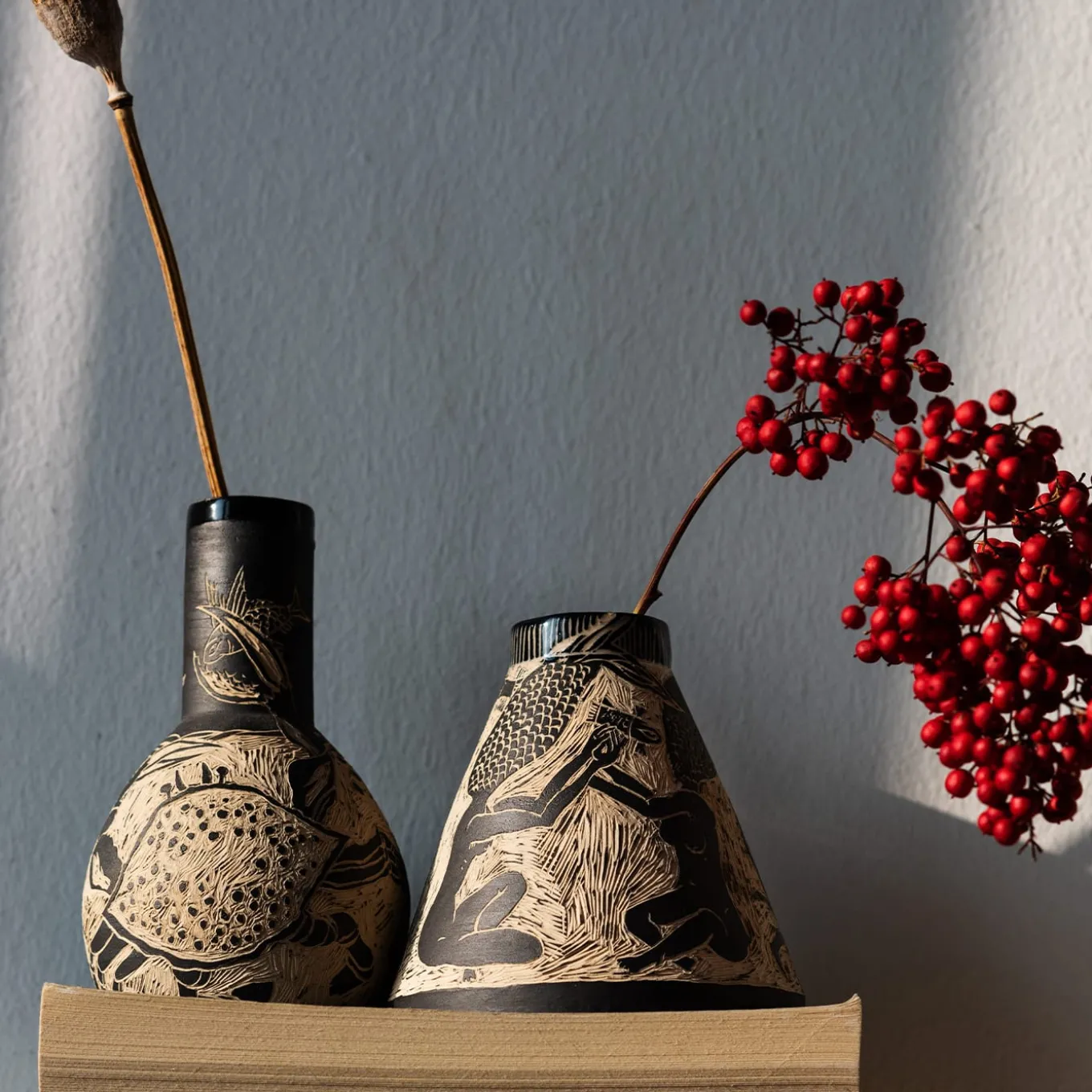 Granchio Beige and Black Grès Small Vase