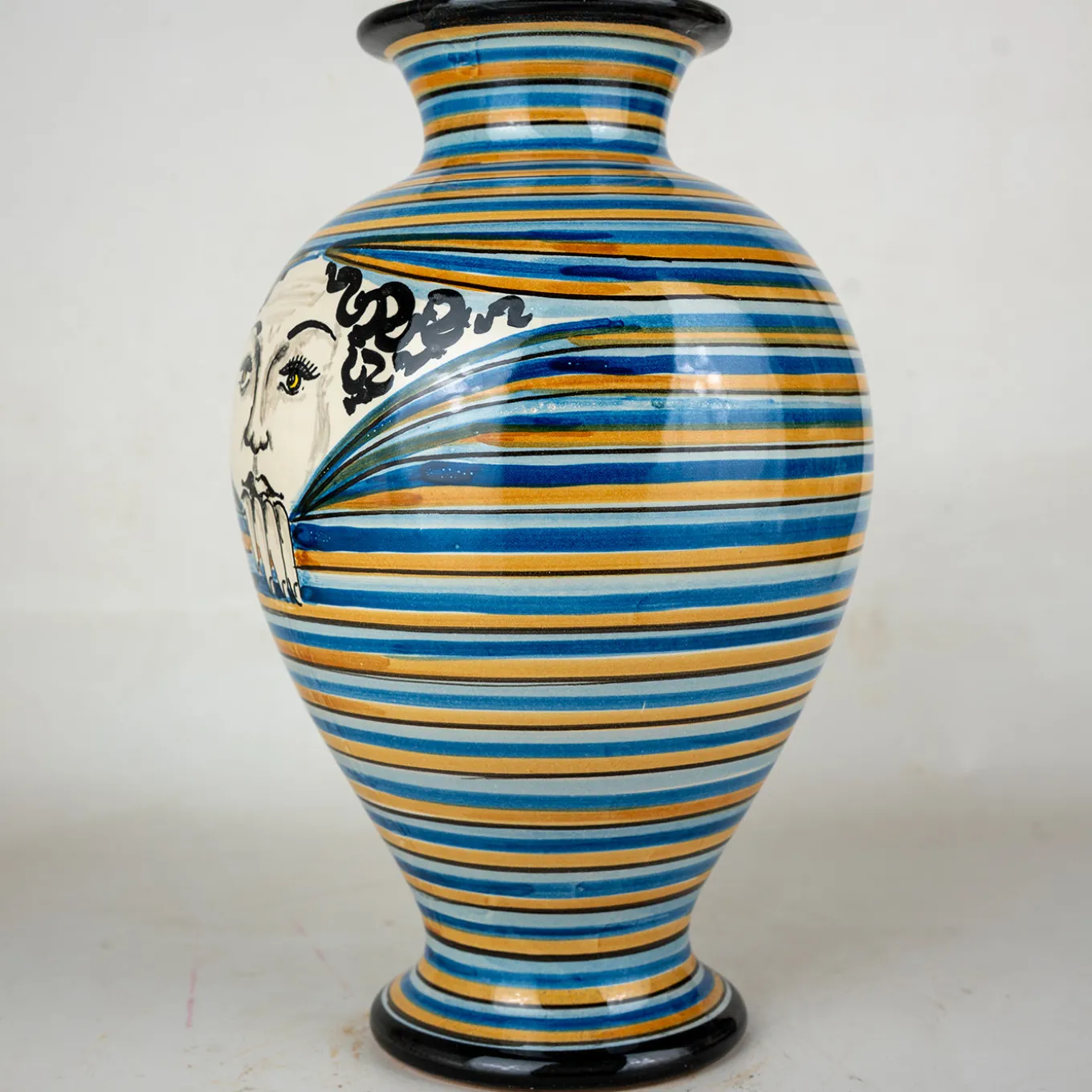 I Curiosi Woman Ceramic Vase in Orange