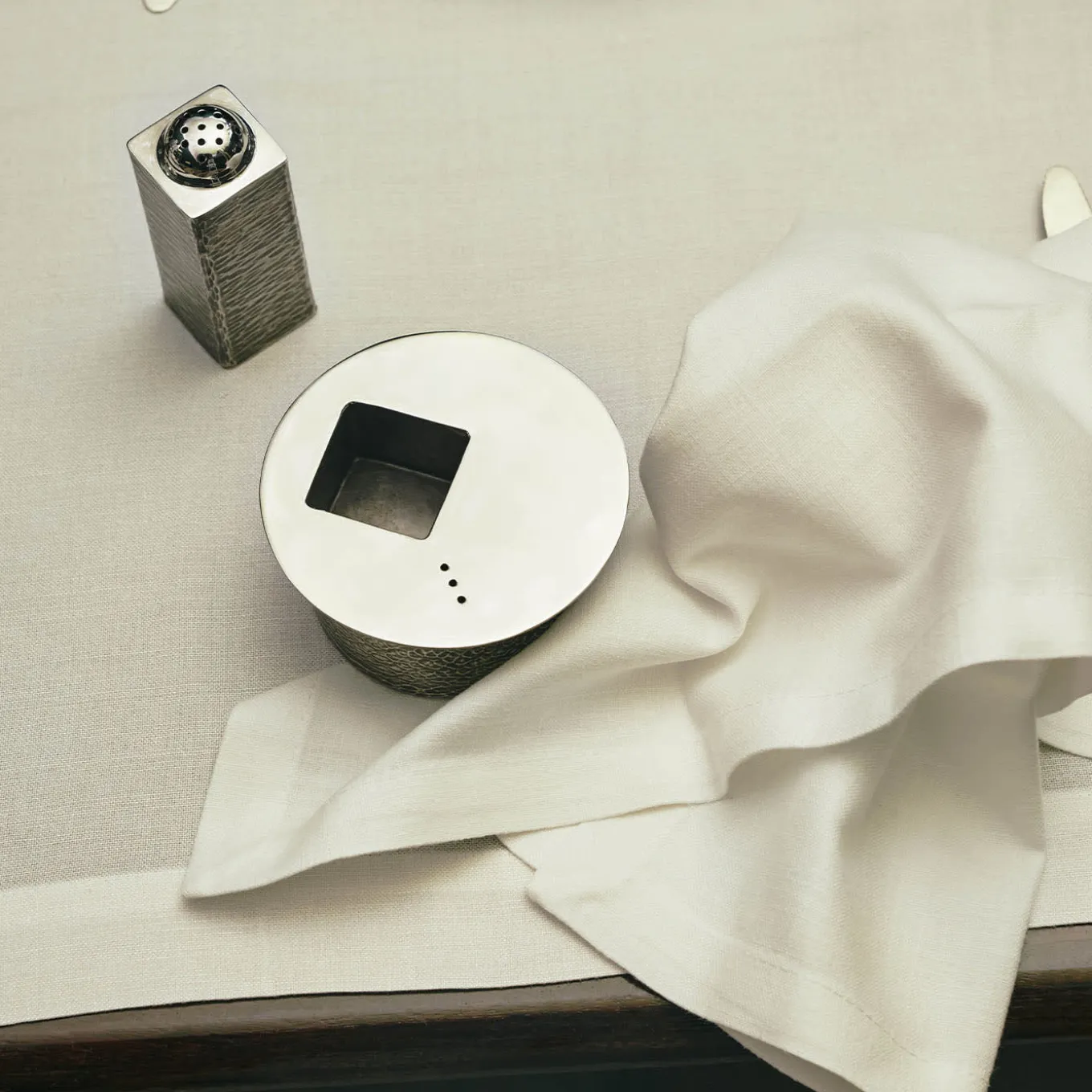 Iside Bronze Salt & Pepper Shaker Set