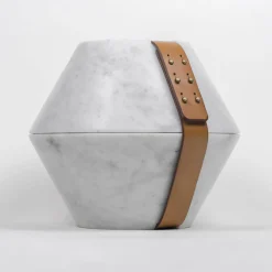 Istanti Inclusi Hourglass-Like Container
