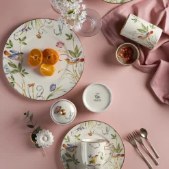 Jolie Gold Details Porcelain Lidded Vase