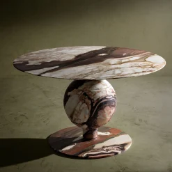 King Round Emotional Marble Dining Table