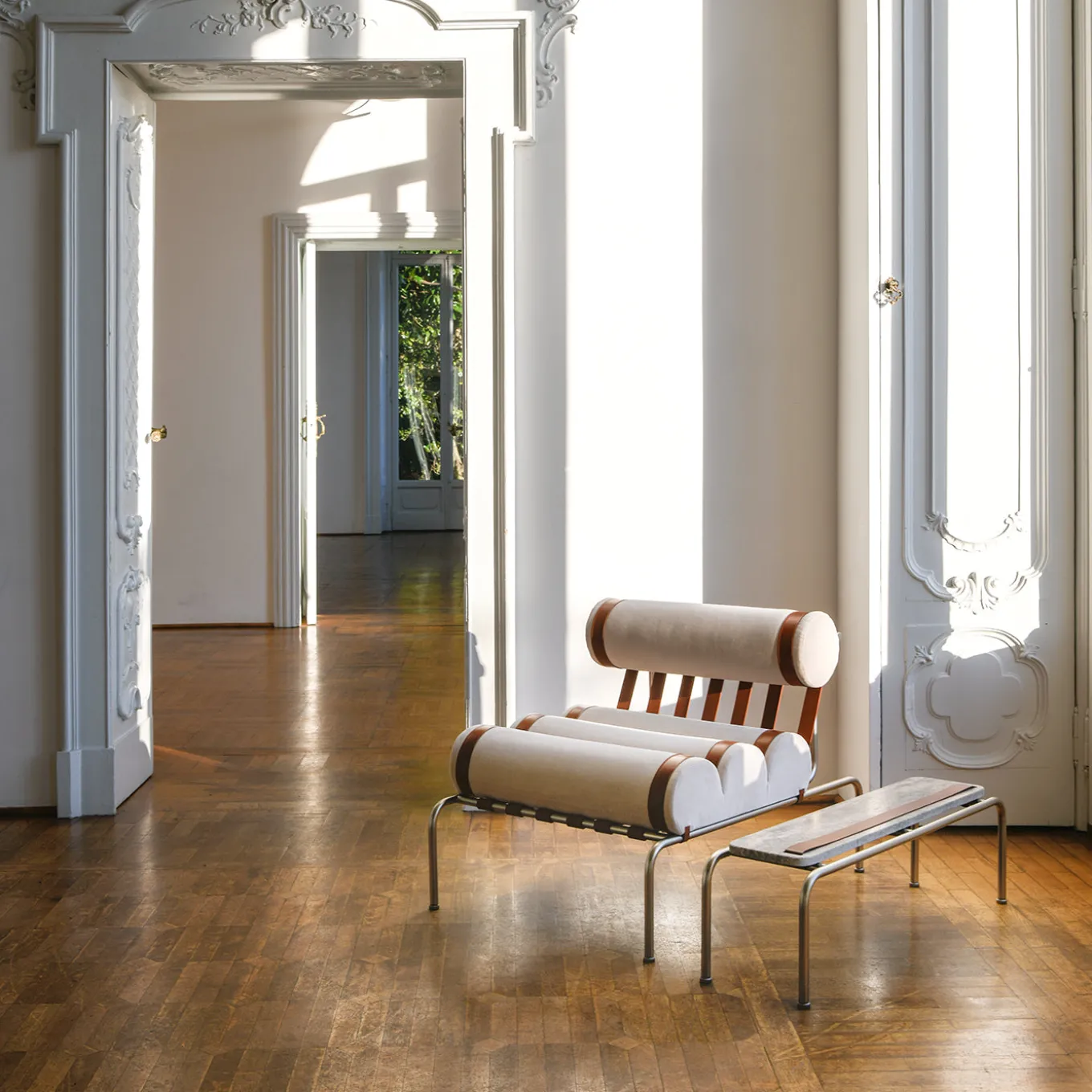 Kylindo Beige Armchair