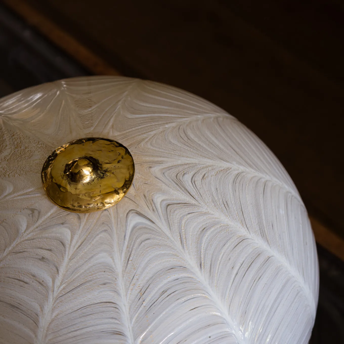 Lei Round White Glass Table Lamp