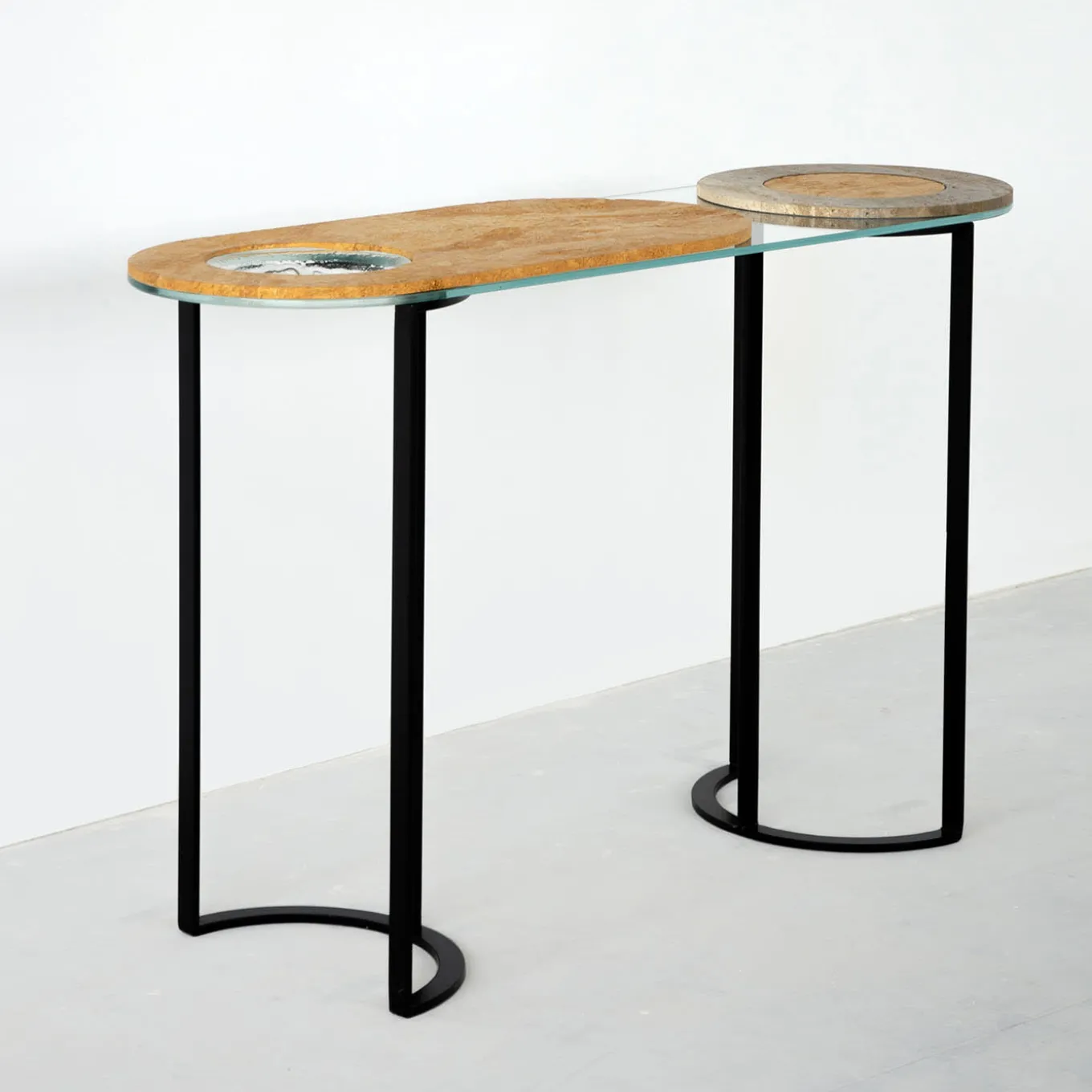 Levia Signa Console