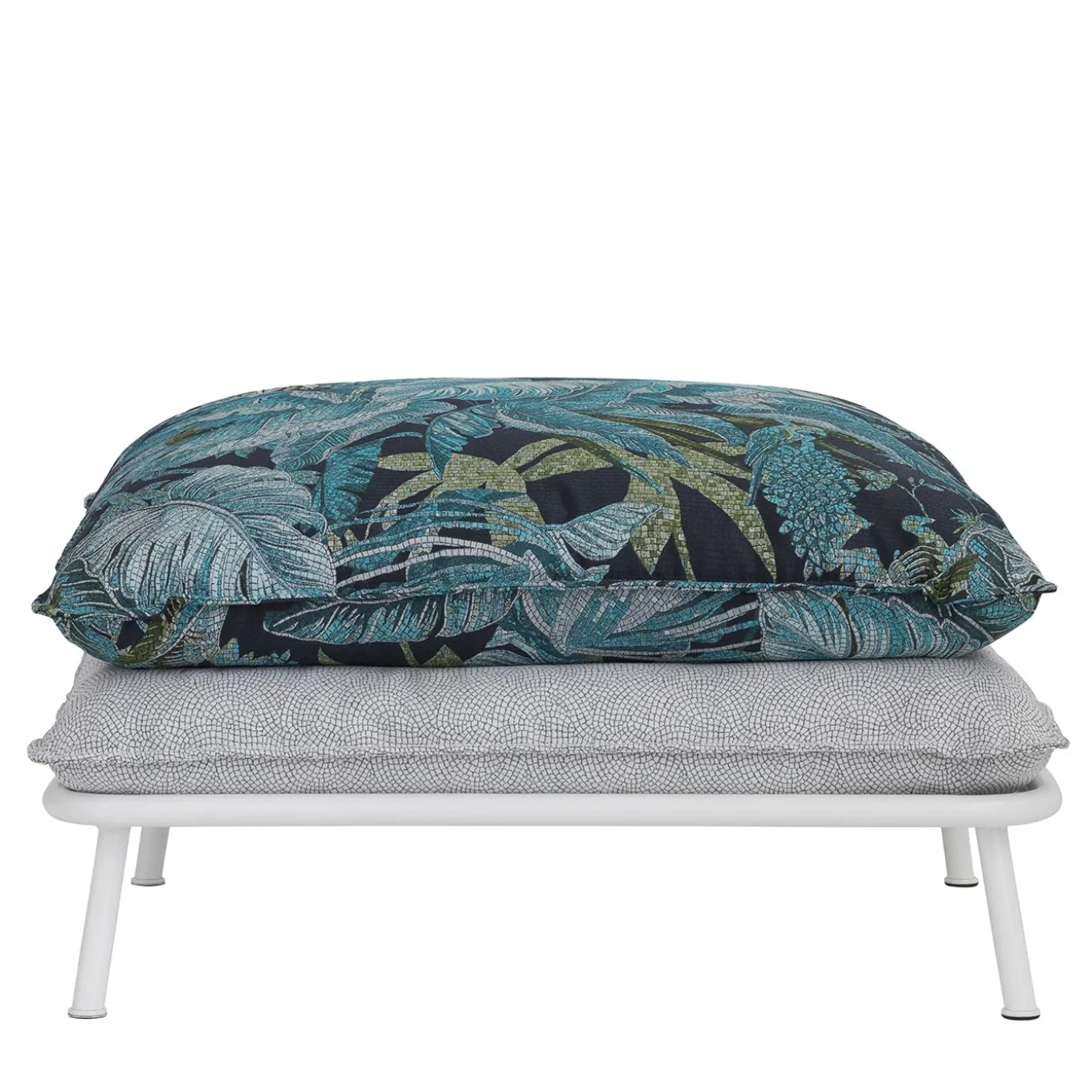 Lipari Outdoor Pouf Labuan Ocean and Lubuck Ivory Pouf