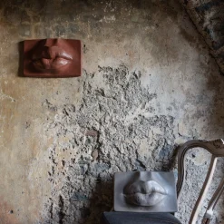 Lips Nashira Sculpture