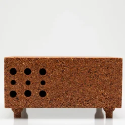 Lonely Bees' Club Artificial Hive by Base/34