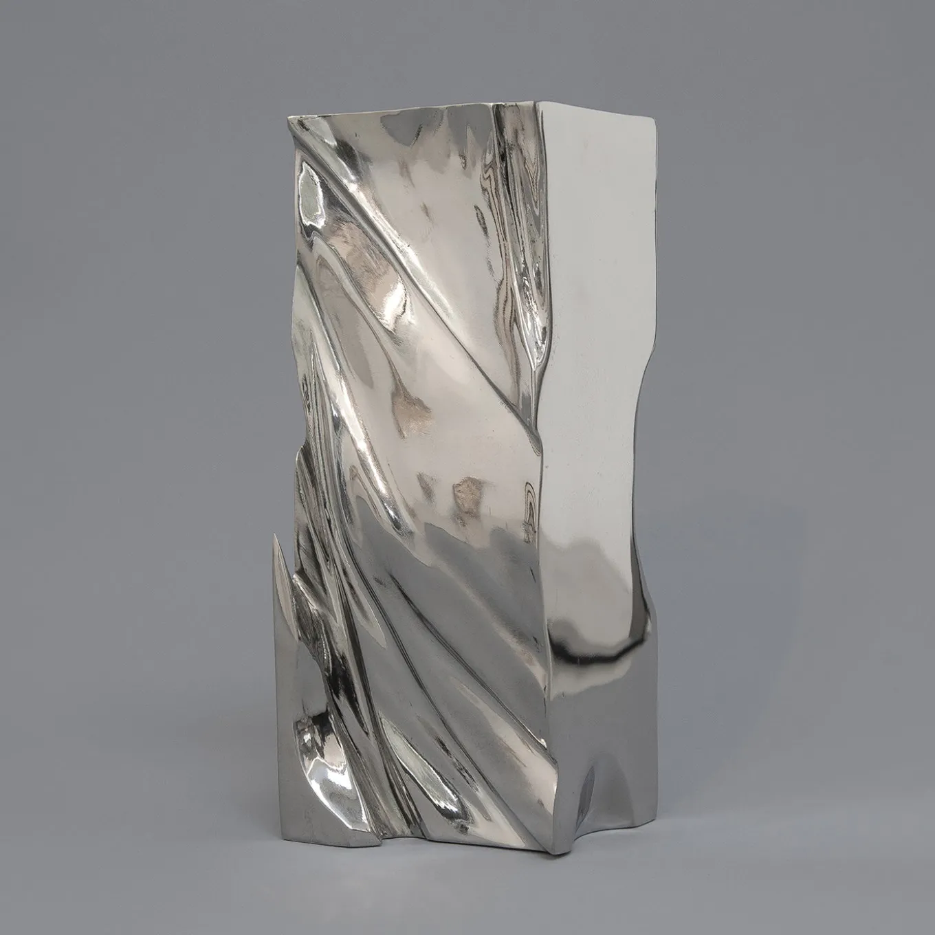 Loves who don’t know how to get by in this world (HE) Sculpture #1