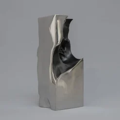 Loves who don’t know how to get by in this world (HE) Sculpture #1