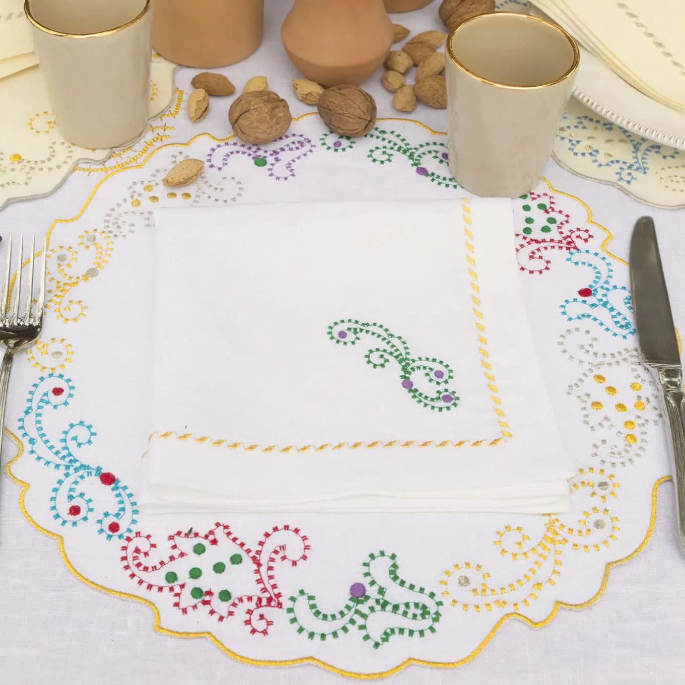 Luminaria Festa Set of 2 Green-Embroidered Linen Napkins