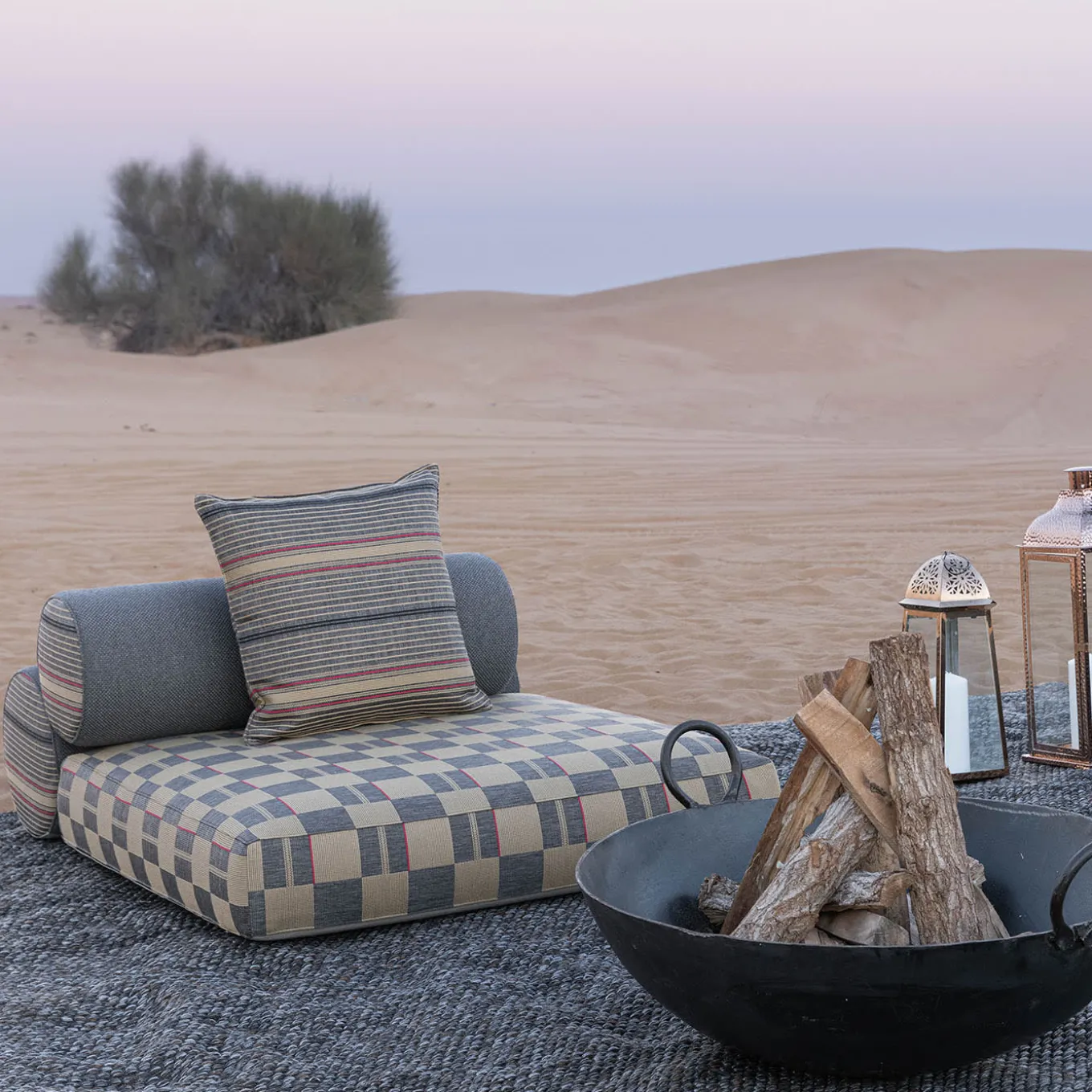 Majlis Central Floor Seating System