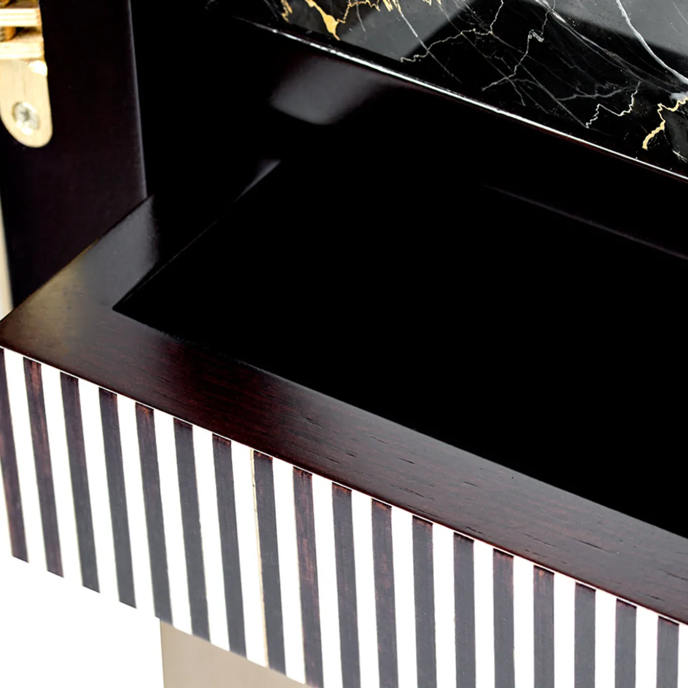 Majord' Home Cabinet