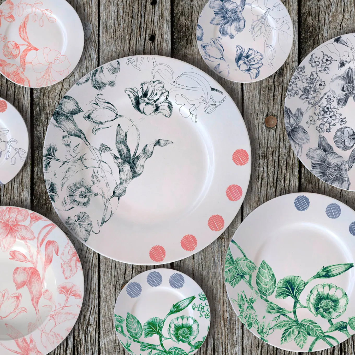 Marie Antoinette Red Set of 2 Chop Plates