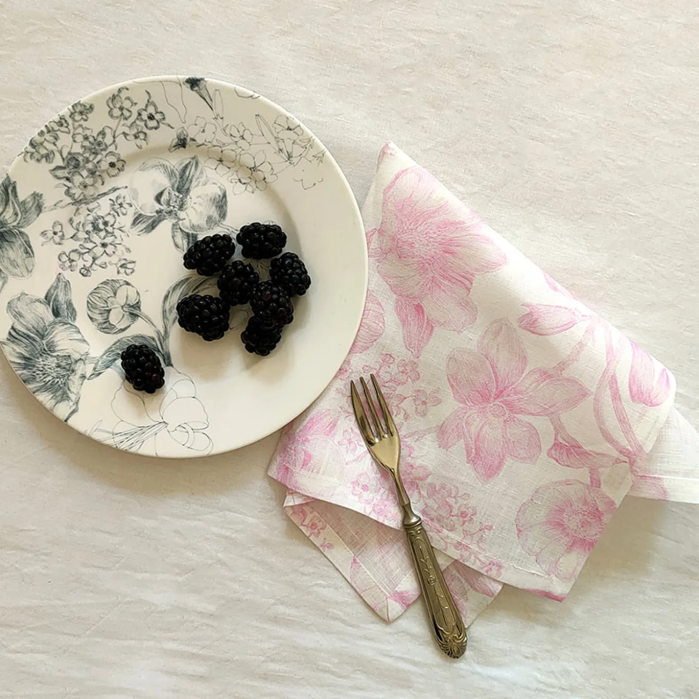 Marie Antoinette Set of 6 Pink & White Napkins