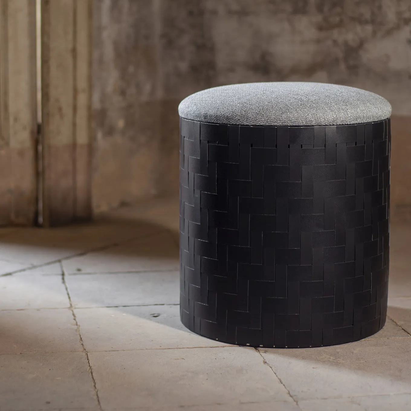 Mastio Black Pouf