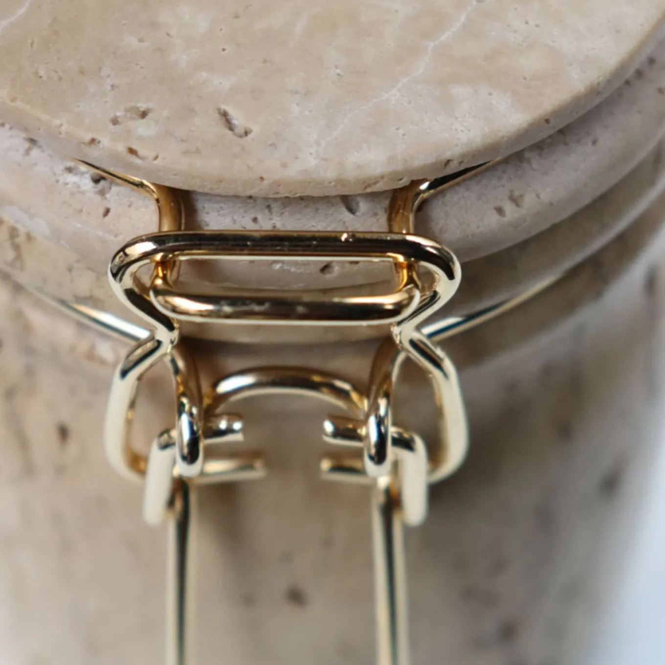 Miss Marble Travertino jar